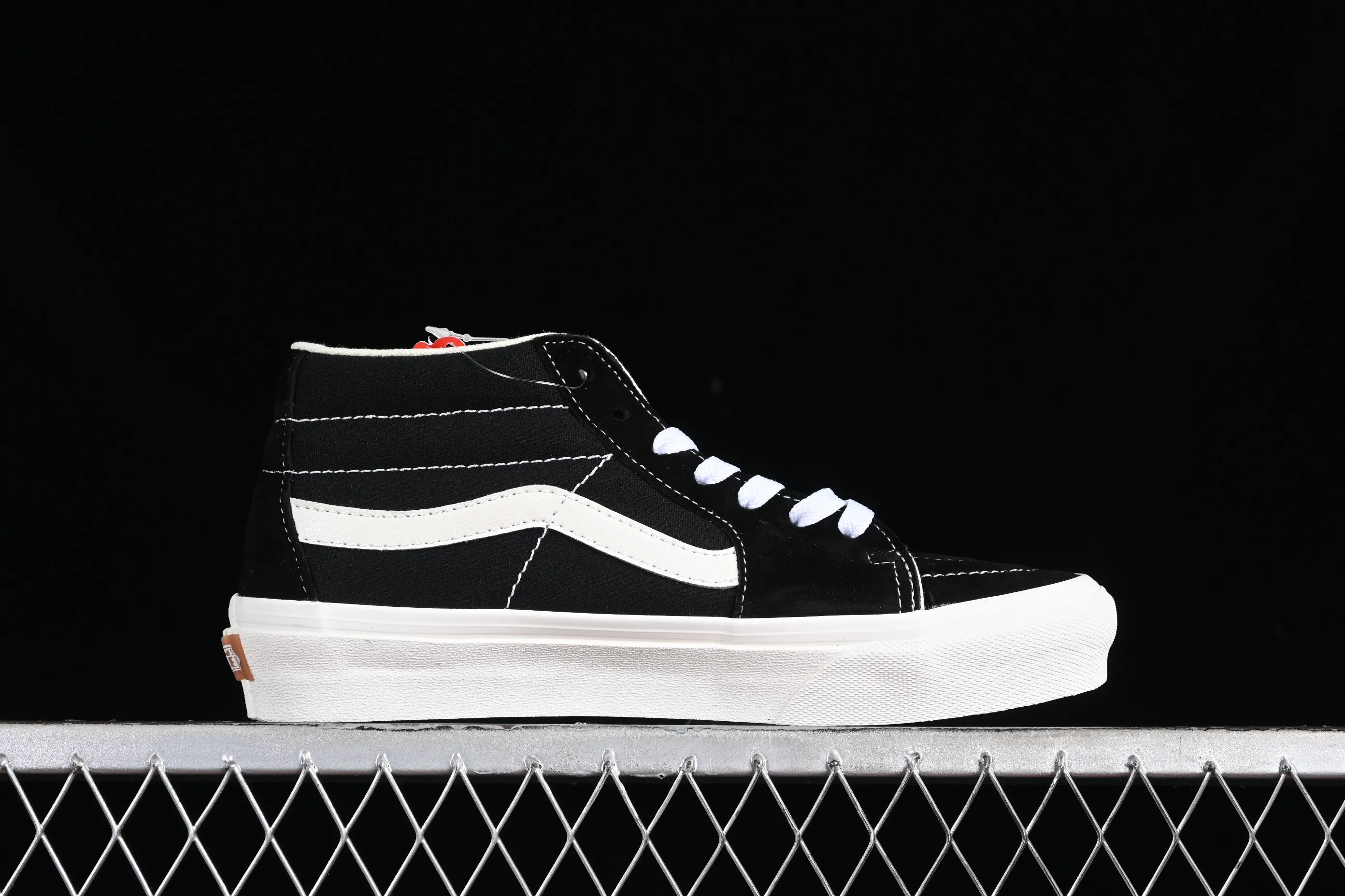 All categories Vans Vans series Vans Mid Vans China Vans SK8-Hi VR3 Vans official environmentally friendly black and white mid-top classic simple casual canvas shoes VN0A4UWIVNE